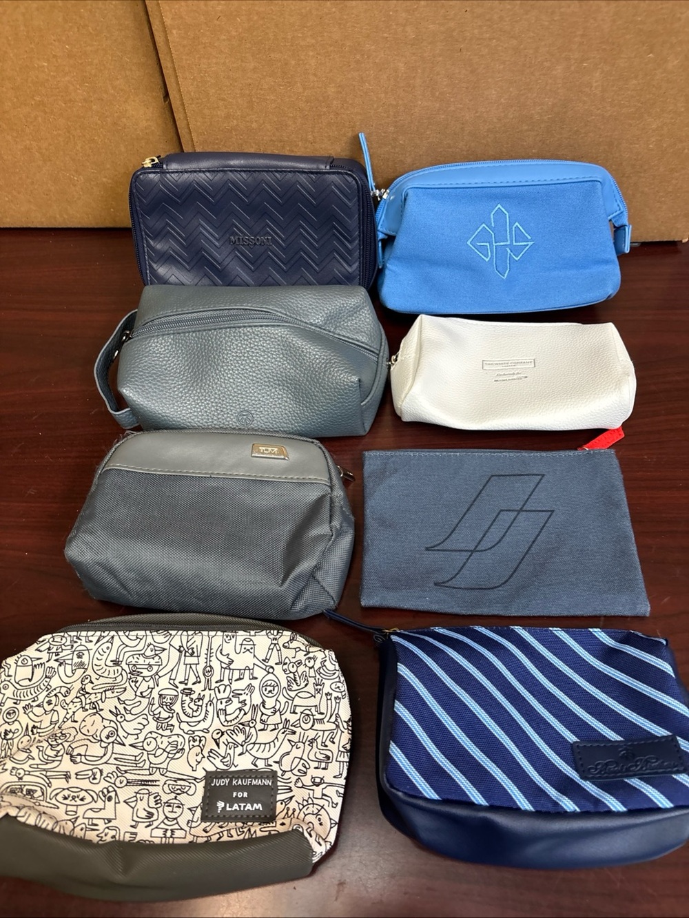 Airlines Travel Amenity Kit Toiletry Bag Delta Ettinger Tumi Latam France Lot 8